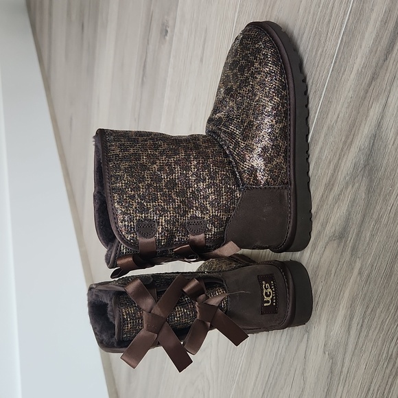UGG boots - Picture 1 of 3